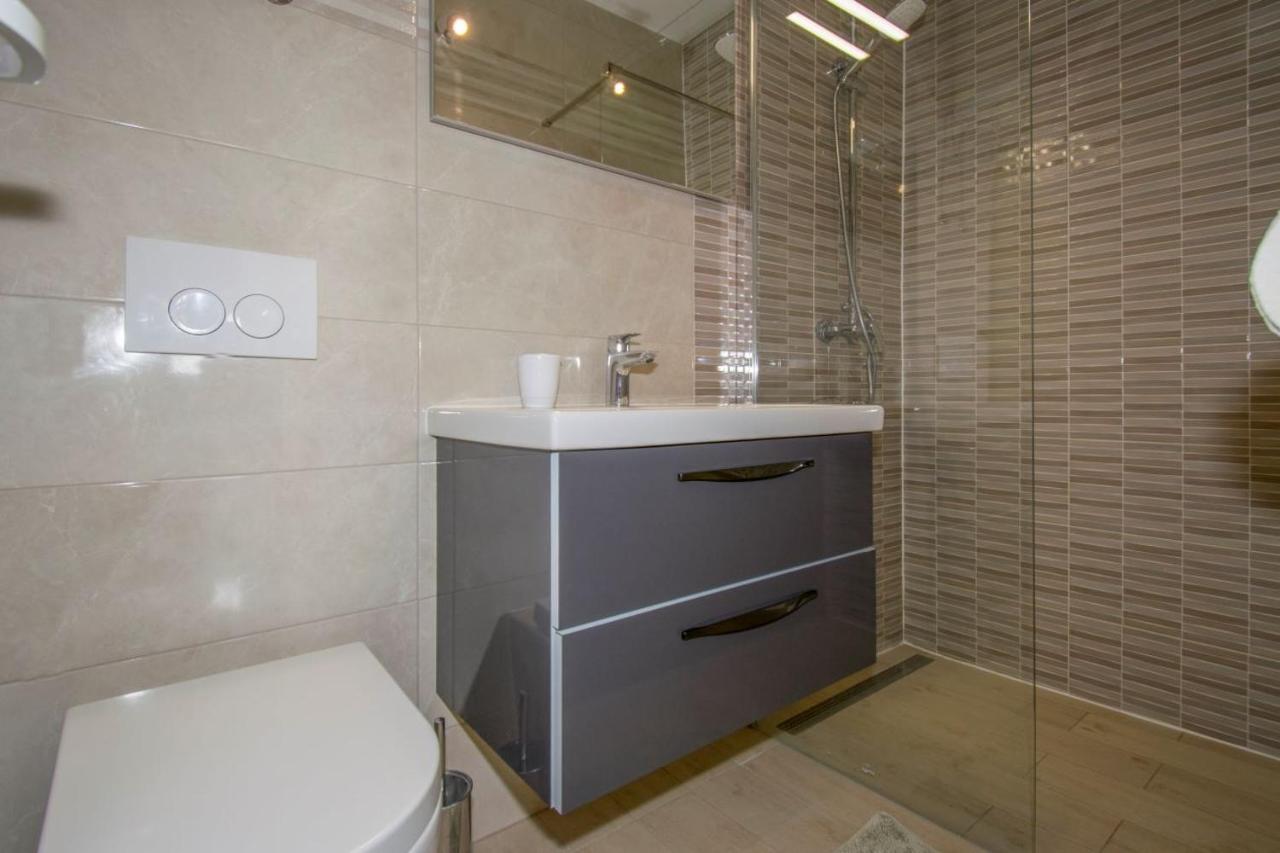 Apartman M In Premantura Exterior photo